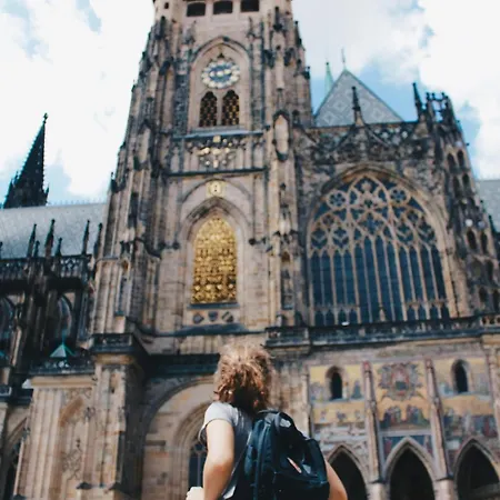 Close To The Centre H4